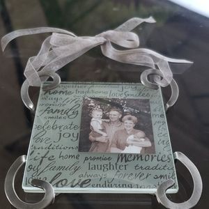 Hallmark Keepsake Family Tree Photo Holder Ornamen